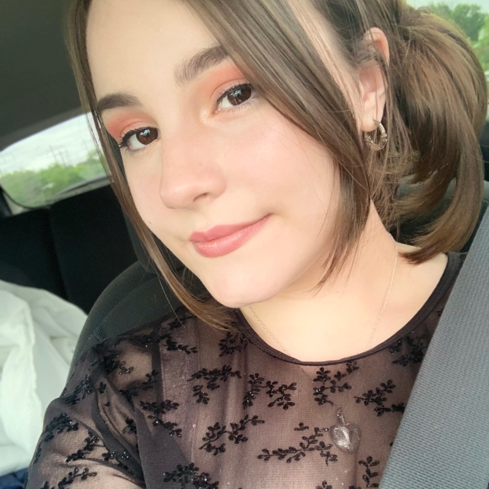 Meet your Posher, Alyssa